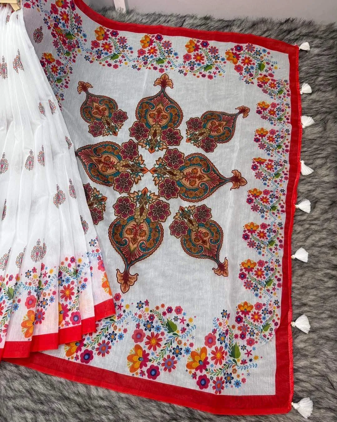 Semi Moslin Silk Digital Printed Saree With Blouse Piece | BDS-30 |