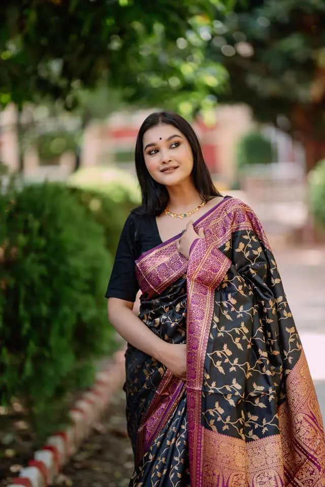 প্রিমিয়াম সিল্ক কাতান শাড়ি ব্লাউজ পিস সহ। PKS-12