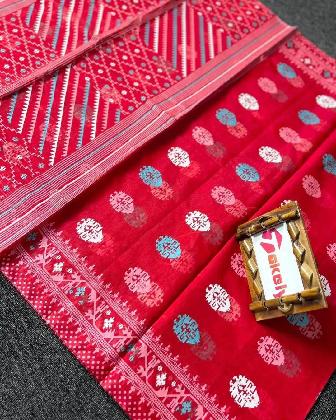 Half Silk Screen Print Saree With Blouse Piece |